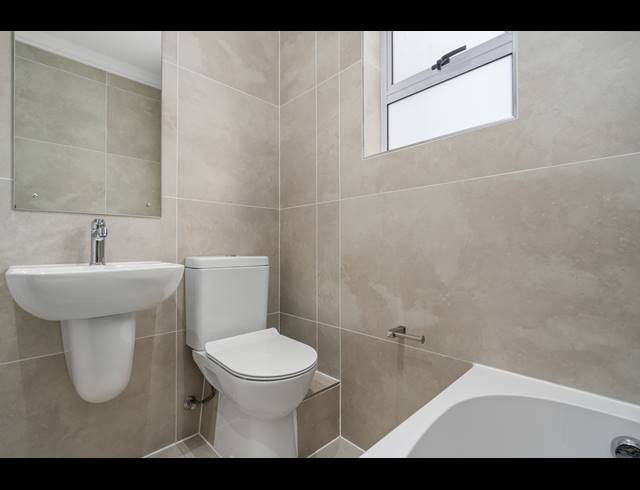 3 BEDROOM TOWNHOUSE TO LET IN SUNNINGDALE